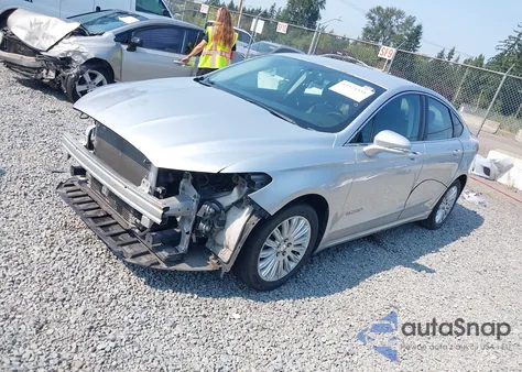 2013 Ford Fusion Hybrid Se from USA, damaged, VIN 3FA6P0LU4DR193804